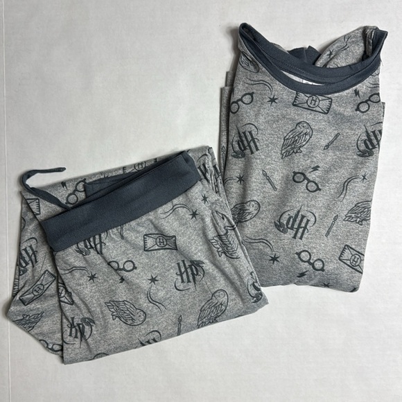 ⌵
Wizarding World Harry Potter Women's Cozy 2-Piece Pajama Set Sz L - Picture 9 of 10